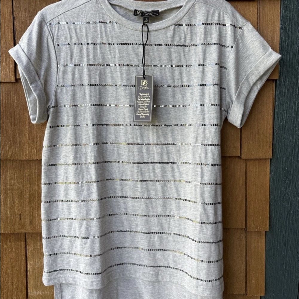Dg2 By Diane Gilman Sequined T-Shirt Short Sleeves SIZE SMALL